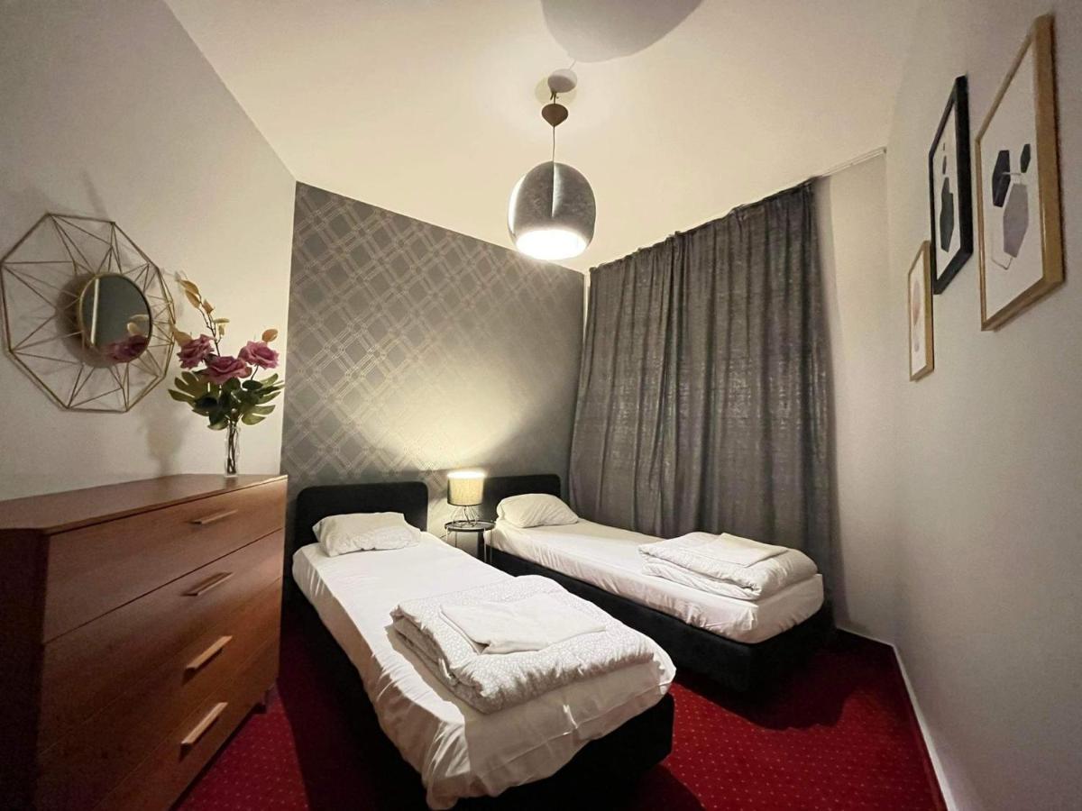Bed & Breakfast Helvetia - Private And